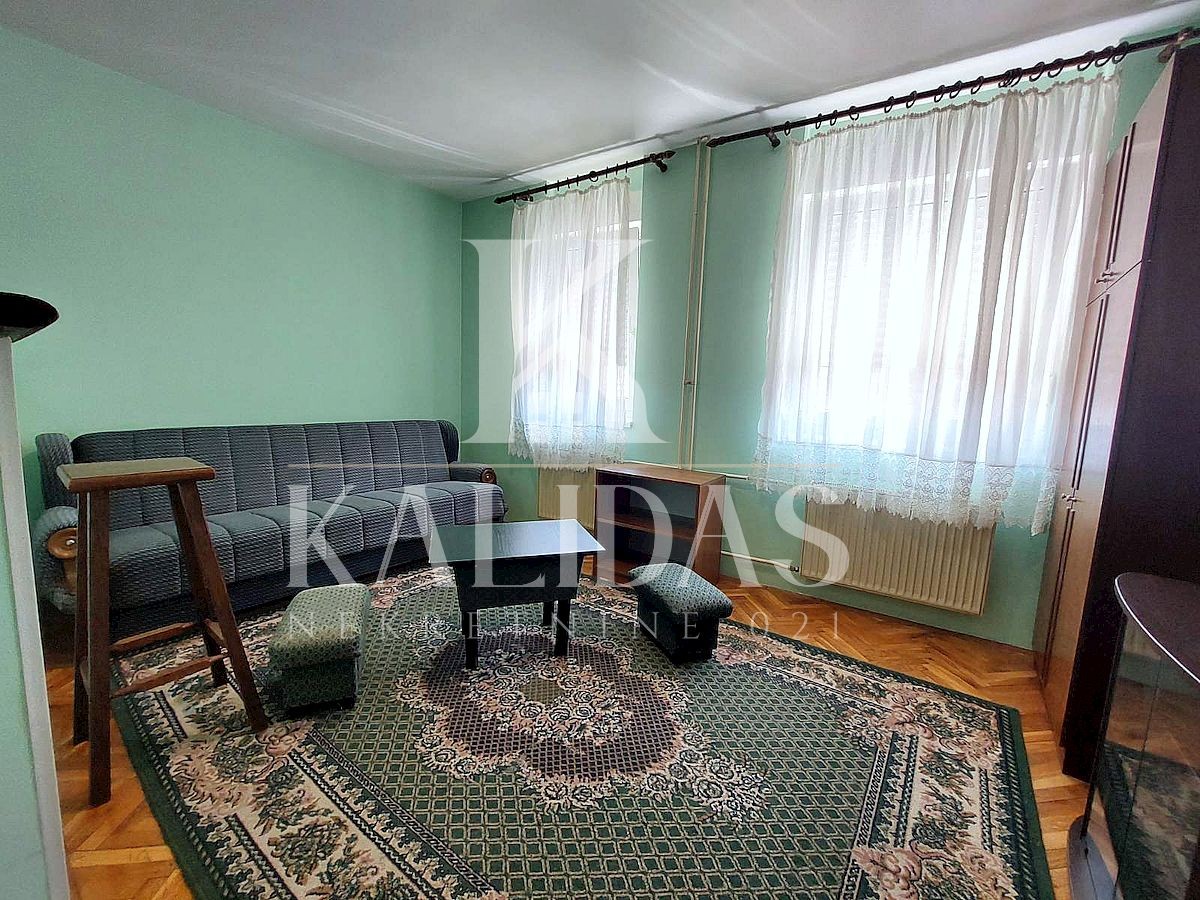 Izdavanje stana, NOVI SAD, CENTAR